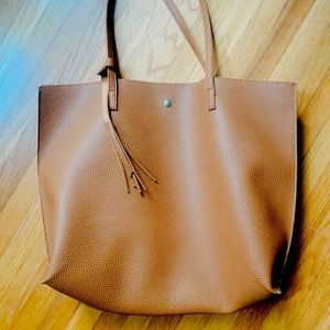 Vegan leather tote bag